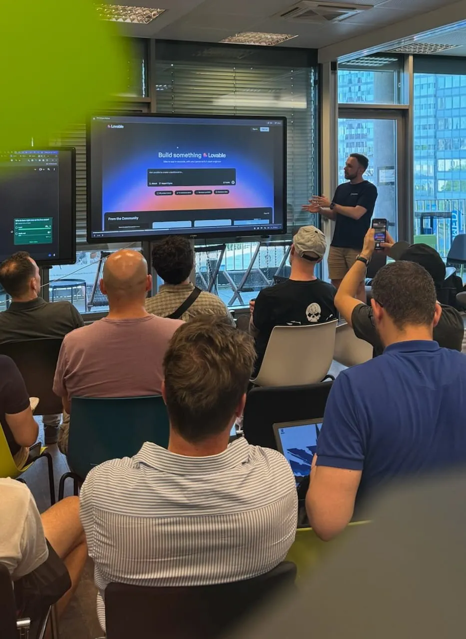 Alex Sprogis bei einem AI-Coding-Meetup